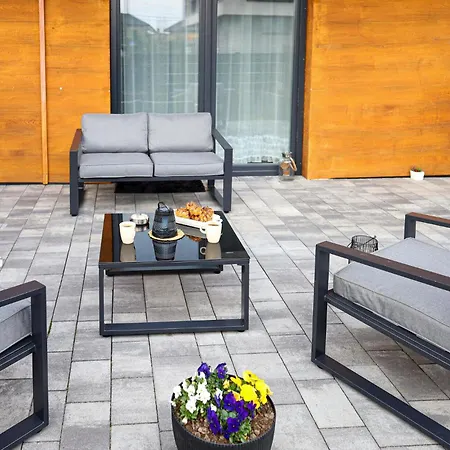 Amazing Apartment In Zator With Wifi アパート ザトル